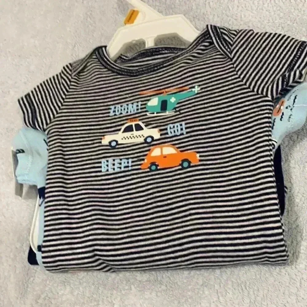 Carter’s Newborn set